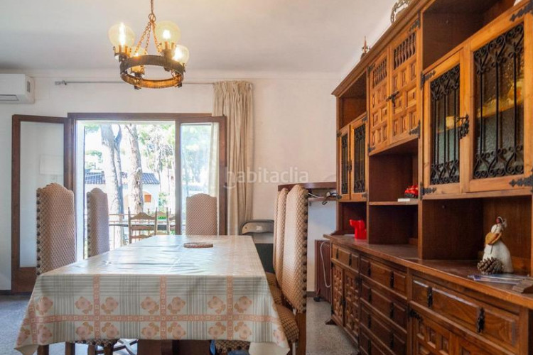 Casa  individual con jardín privado zona puig sec en Escala (L´)