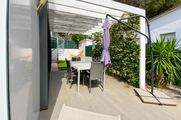 Casa moderna casa a sólo 3 minutos a pie de la playa de cala Montgó, en lescala, en la costa brava.en el límite del parque natural del en Escala (L´)