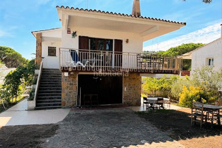 Casa villa de 216m² con 5 dormitorios, 2 baños y piscina privada posible en Escala (L´)