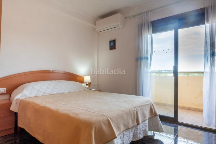Piso apartamento con terraza vistas al mar y montaña en Escala (L´)