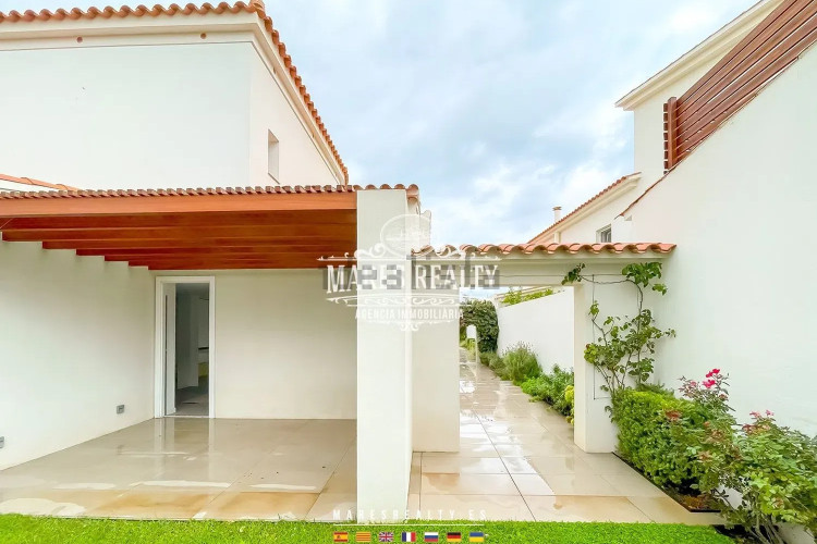 Casa independiente en Barrio Port - Les Planasses