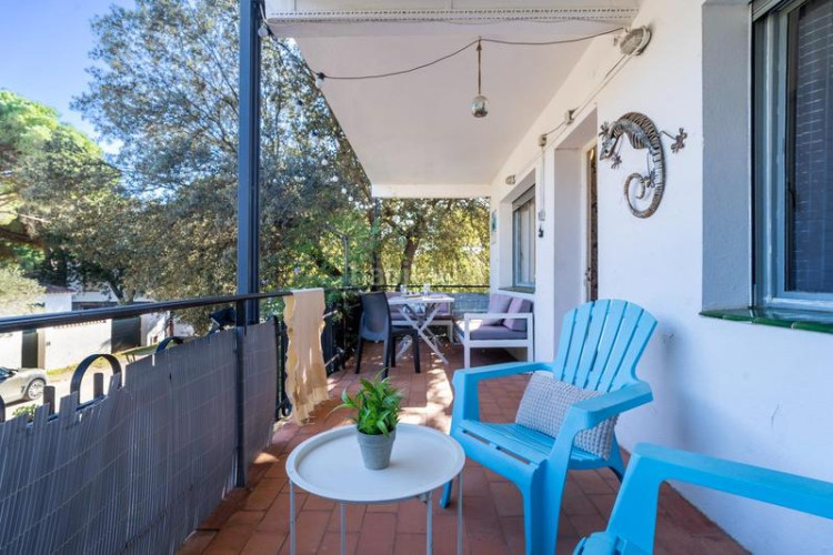 Piso  con 3 habitaciones situado zona montgó en Escala (L´)