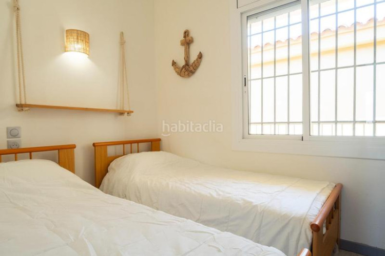 Apartamento piso con vistas al mar y a pocos pasos de la playa en Escala (L´)