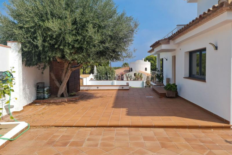 Chalet casa en cala montgo a 5 minutos del puerto en Escala (L´)