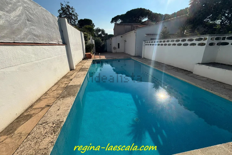 Chalet pareado en calle Pinedes