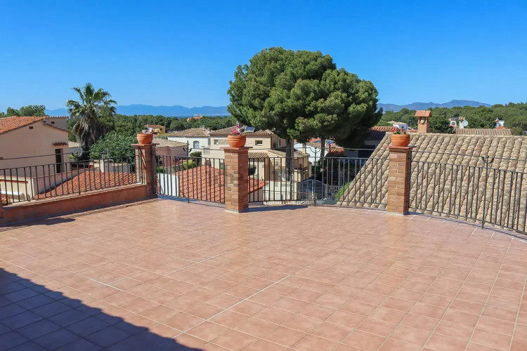 INSPIRA GLOBAL INMO - CASA UNIFAMILIAR CON PISCINA AL PUIG SEC