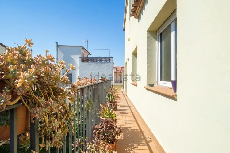 Chalet pareado en calle Tossa