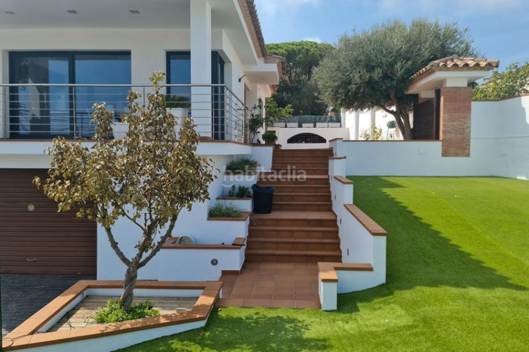 Chalet casa en cala montgo a 5 minutos del puerto en Escala (L´)