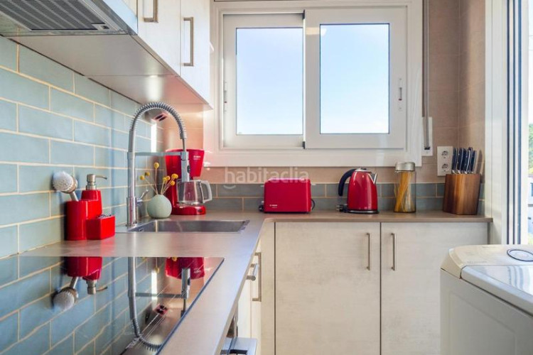 Apartamento piso en muy buen estado con vistas despejadas en Escala (L´)