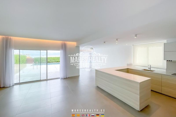Casa lujosa casa reformada en primera línea de mar en la costa brava en Escala (L´)