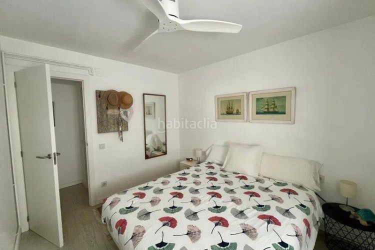 Piso dúplex exclusivo con espectaculares vistas al mar y solárium privado en Escala (L´)