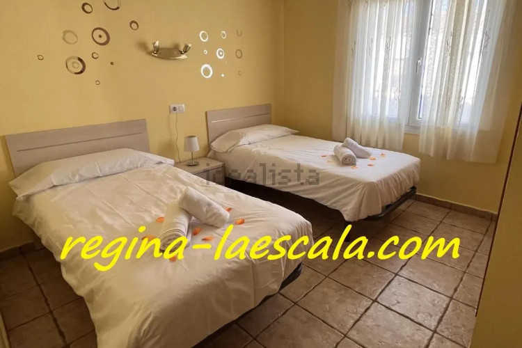 Casa independiente en calle Avet