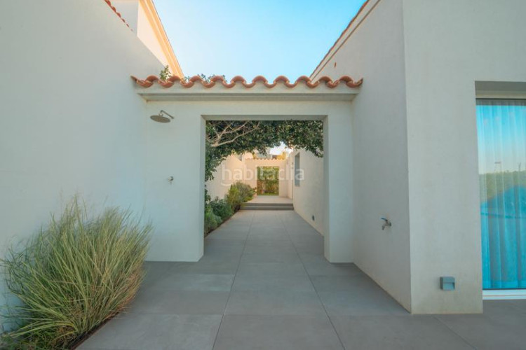 Casa en carrer ramon marquet 5 de lujo frente al mar en Escala (L´)