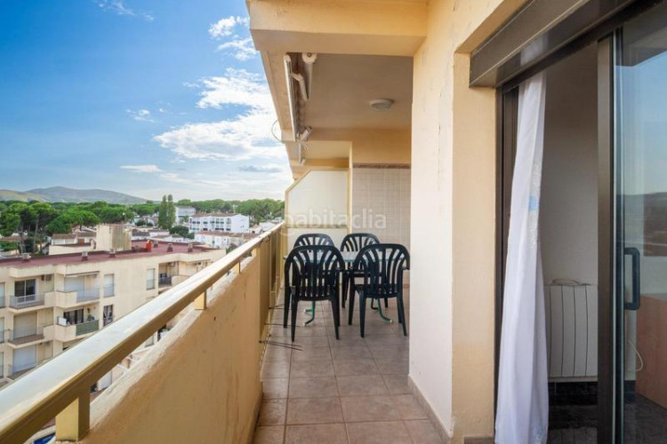 Piso apartamento con terraza y vistas al mar en lescala. en Escala (L´)