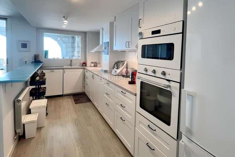 Piso dúplex exclusivo con espectaculares vistas al mar y solárium privado en Escala (L´)