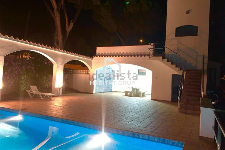 Casa independiente en Barrio Port - Les Planasses