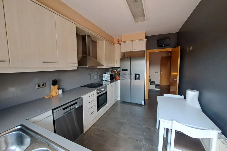 Casa de construcción 2008 con vistas panorámicas, en una zona residencial exclusiva!