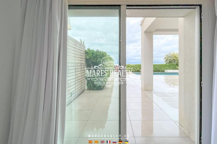 Casa lujosa casa reformada en primera línea de mar en la costa brava en Escala (L´)