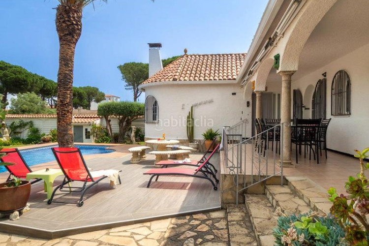 Casa un oasis de privacidad y confort en Riells Escala (L´)