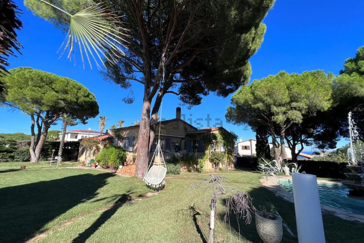 CASA UNIFAMILIAR ESTIL PROVENÇAL A L'ALT EMPORDÀ