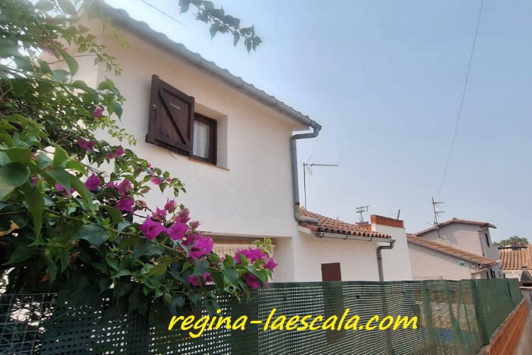 Carrer Armallada, Riells