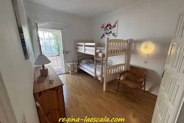 Chalet pareado en calle Pinedes