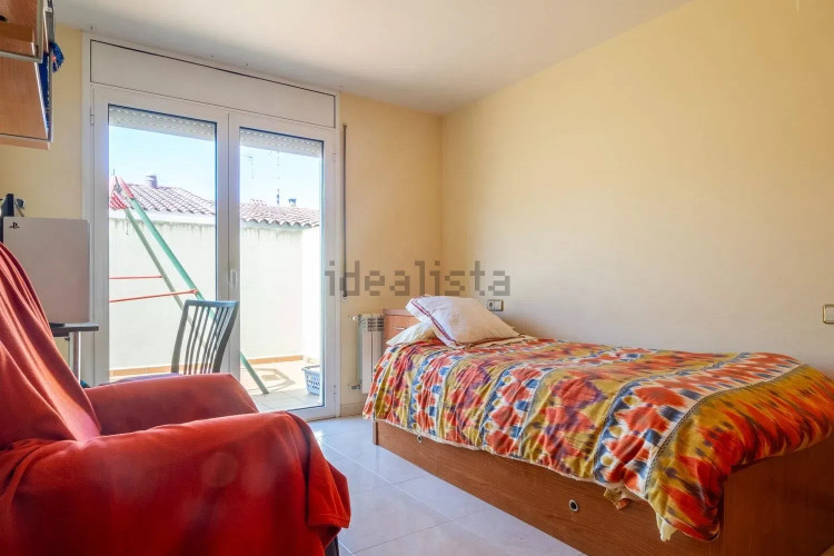 Chalet pareado en calle Tossa