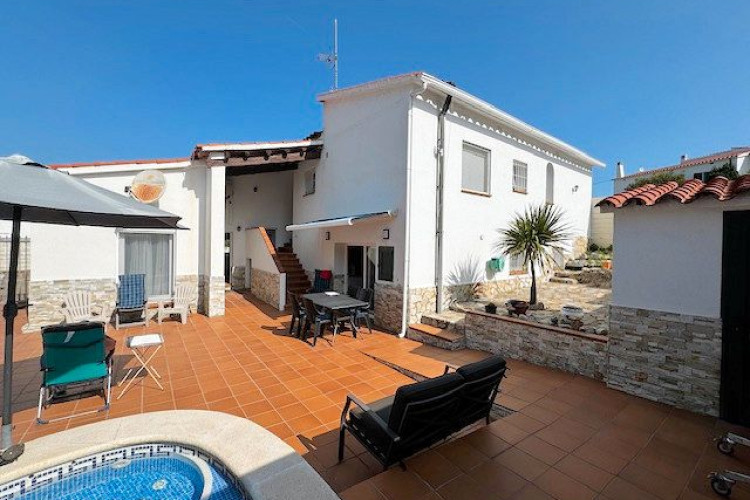 Carrer Punta Montgu00F3, Montgu00F3