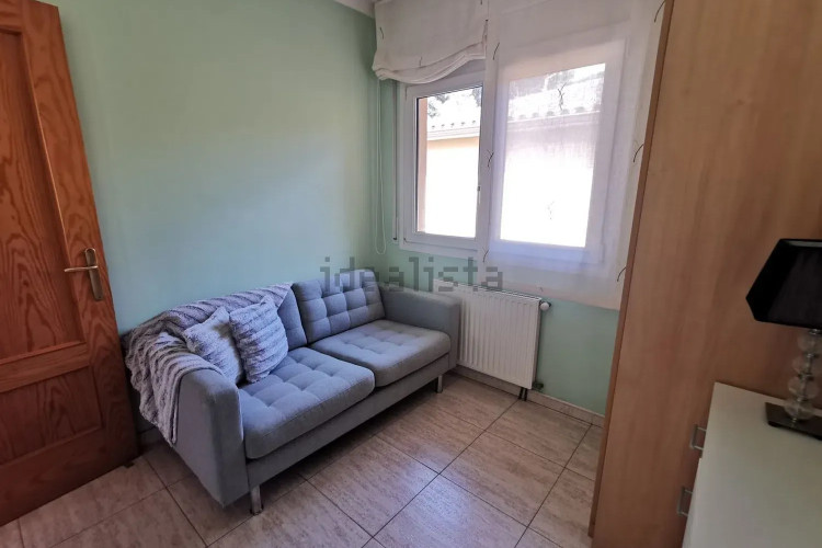 CASA UNIFAMILIAR CON PISCINA PRIVADA, GARAGE, MUY SOLEADA EN L'ESCALA