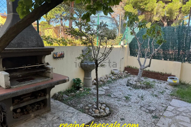 Chalet pareado en calle Cantallops