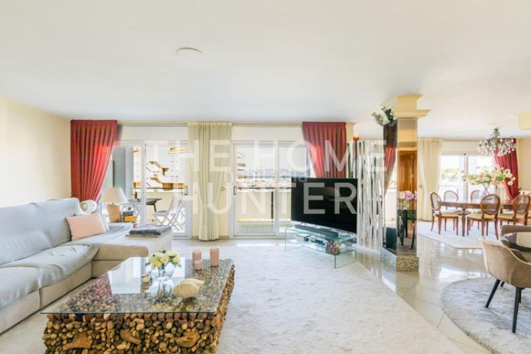 Ático  de 214 m2 con vistas y terraza en venta en escala, l en Escala (L´)