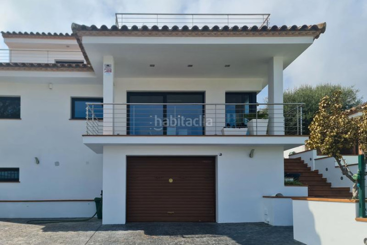 Chalet casa en cala montgo a 5 minutos del puerto en Escala (L´)