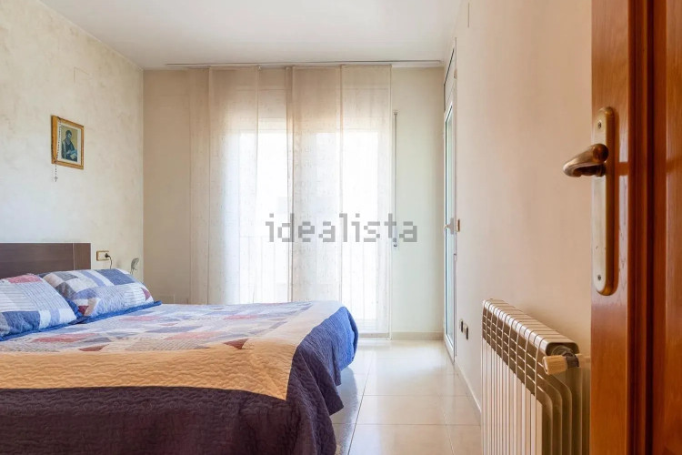Chalet pareado en calle Tossa