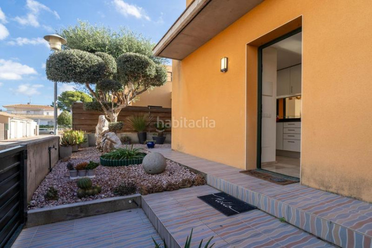 Casa  moderna situada a 250m de la playa en Riells Escala (L´)