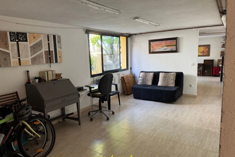 Chalet pareado en calle Cantallops