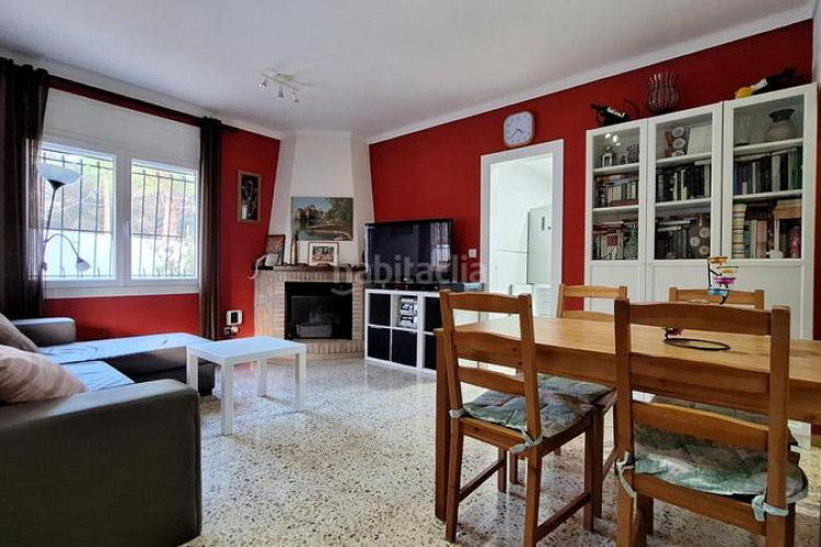 Chalet acogedor chalet esquinero con jardín y parking con posibilidad de piscina privada lescala costa brava en Escala (L´)