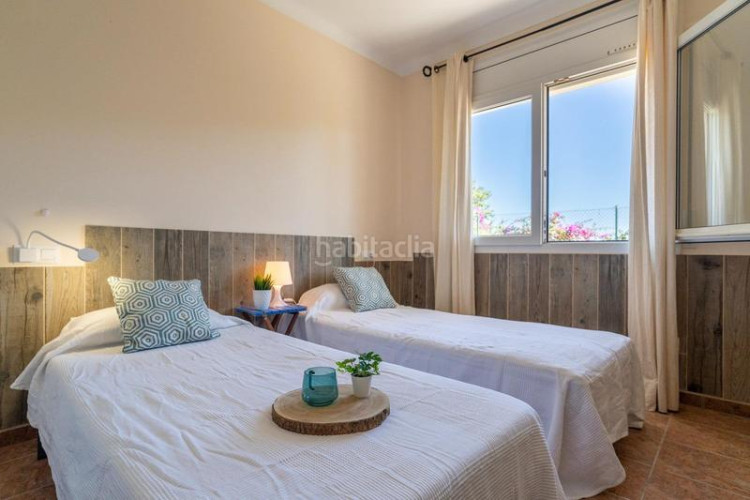 Casa  con vistas al mar en montgó con piscina, sauna y licencia turística en Escala (L´)