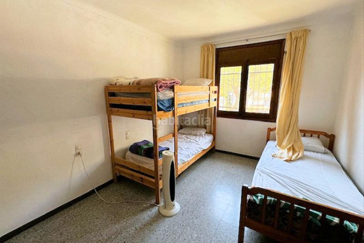 Casa villa de 216m² con 5 dormitorios, 2 baños y piscina privada posible en Escala (L´)