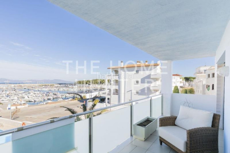 Ático  de 214 m2 con vistas y terraza en venta en escala, l en Escala (L´)