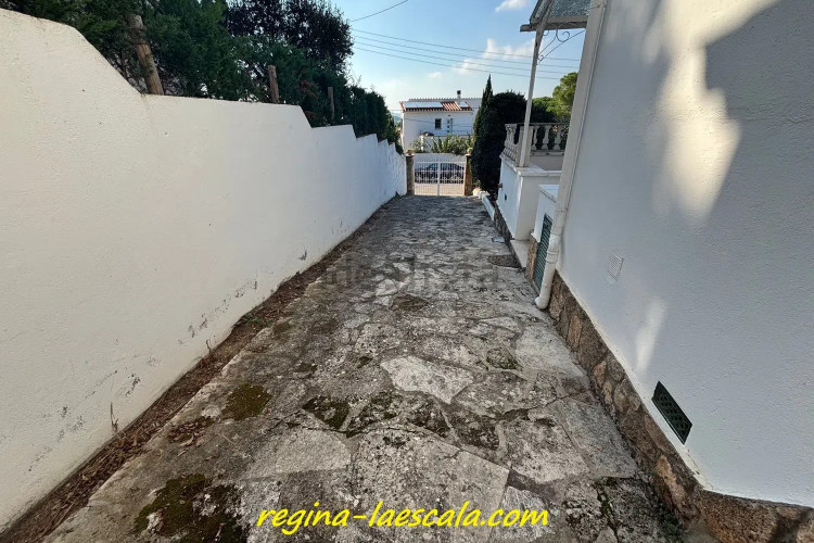 Chalet pareado en calle Pinedes