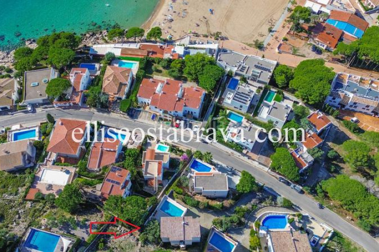 Casa fantástica propiedad con piscina privada y vistas al mar. en Escala (L´)