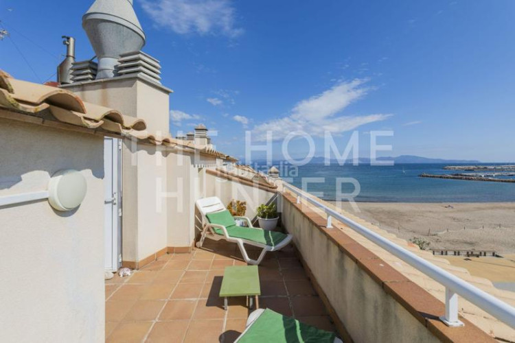 Ático  de 133 m2 con terraza en venta en escala, l en Escala (L´)