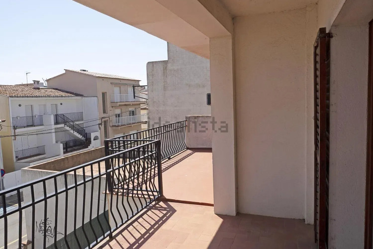 Chalet adosado en avenida de Girona