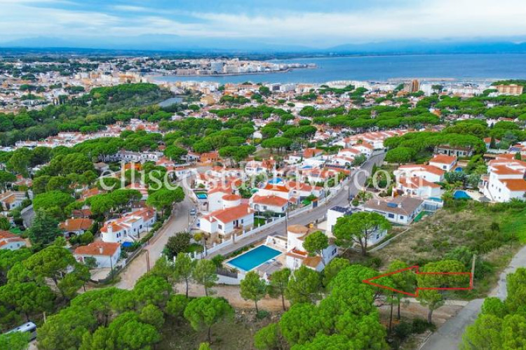Casa  con vistas al mar y a la montaña - puig sec en Escala (L´)
