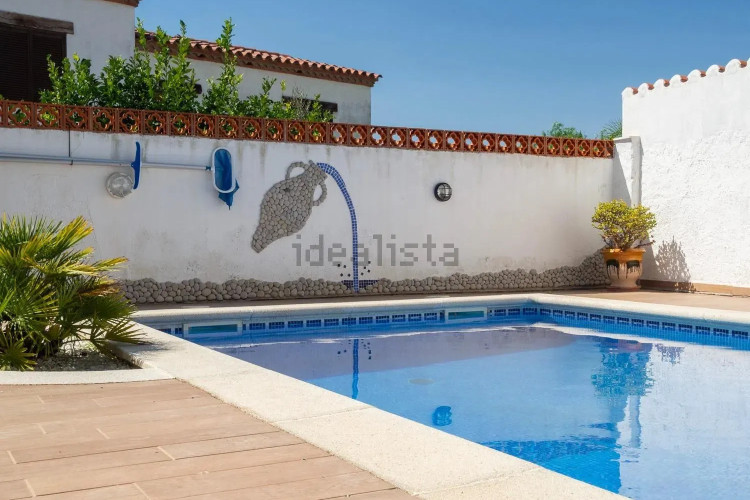 Casa independiente en calle Pinedes