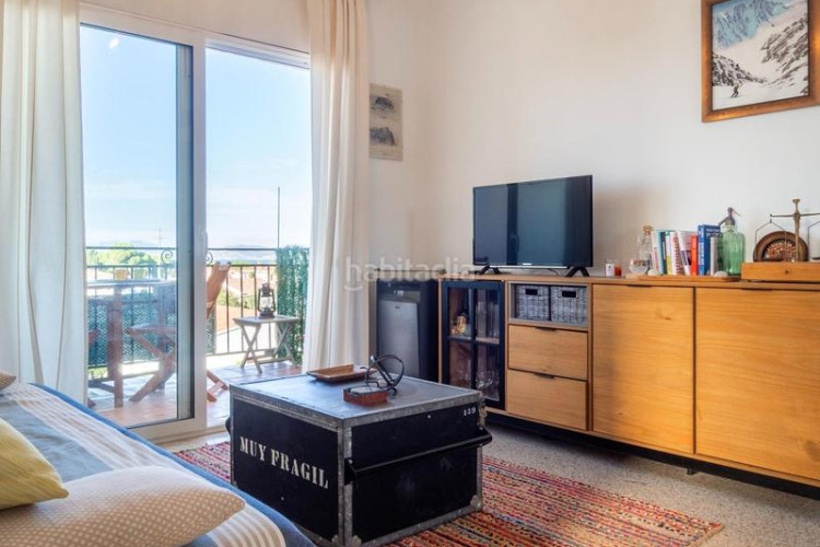Apartamento piso en muy buen estado con vistas despejadas en Escala (L´)