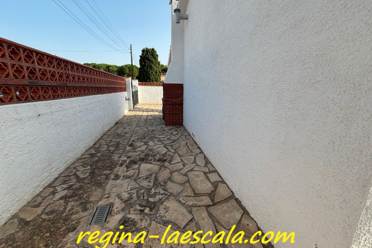 Carrer Armallada, Riells