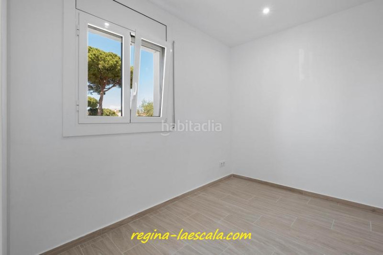 Piso un agradable piso, recién reformado, en la primera planta. en Escala (L´)