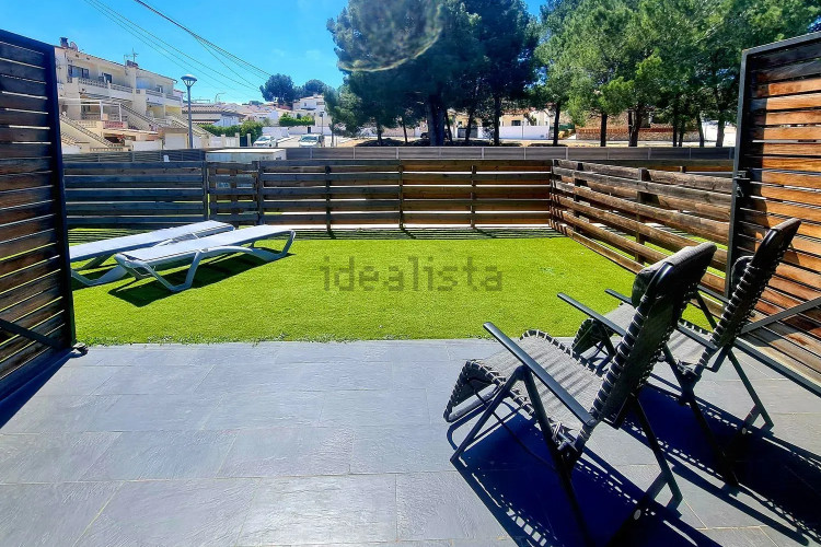 CASA MODERNA CON PISCINA Y GARAJE EN ZONA TRANQUILA