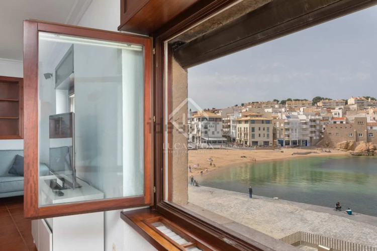 Chalet pareado en calle de la Torre